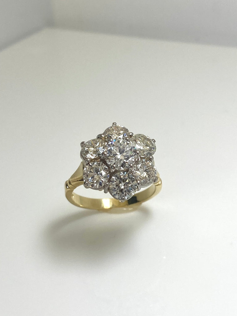VINTAGE 4.20CTS DIAMOND DAISY CLUSTER RING