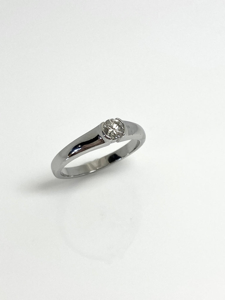 PRE OWNED PLATINUM 30PT SOLITAIRE RING