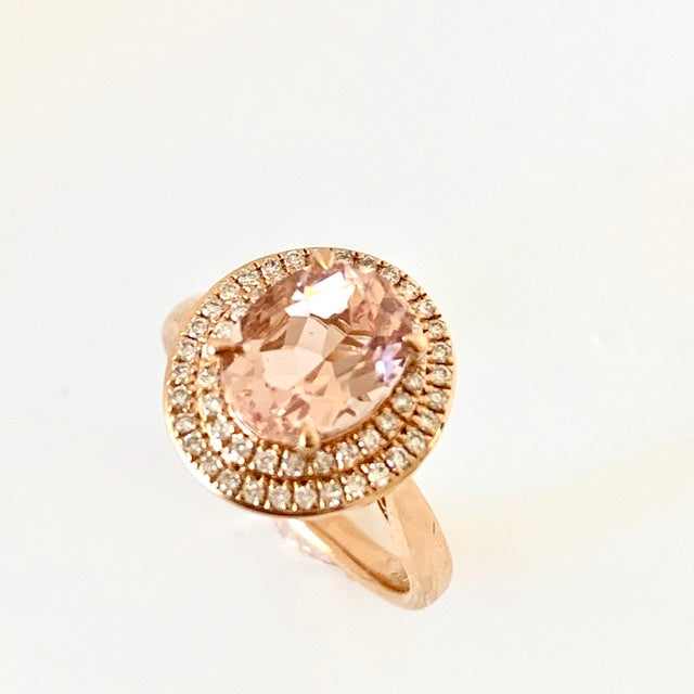 18CT ROSE GOLD MORGANITE DIAMOND CLUSTER RING