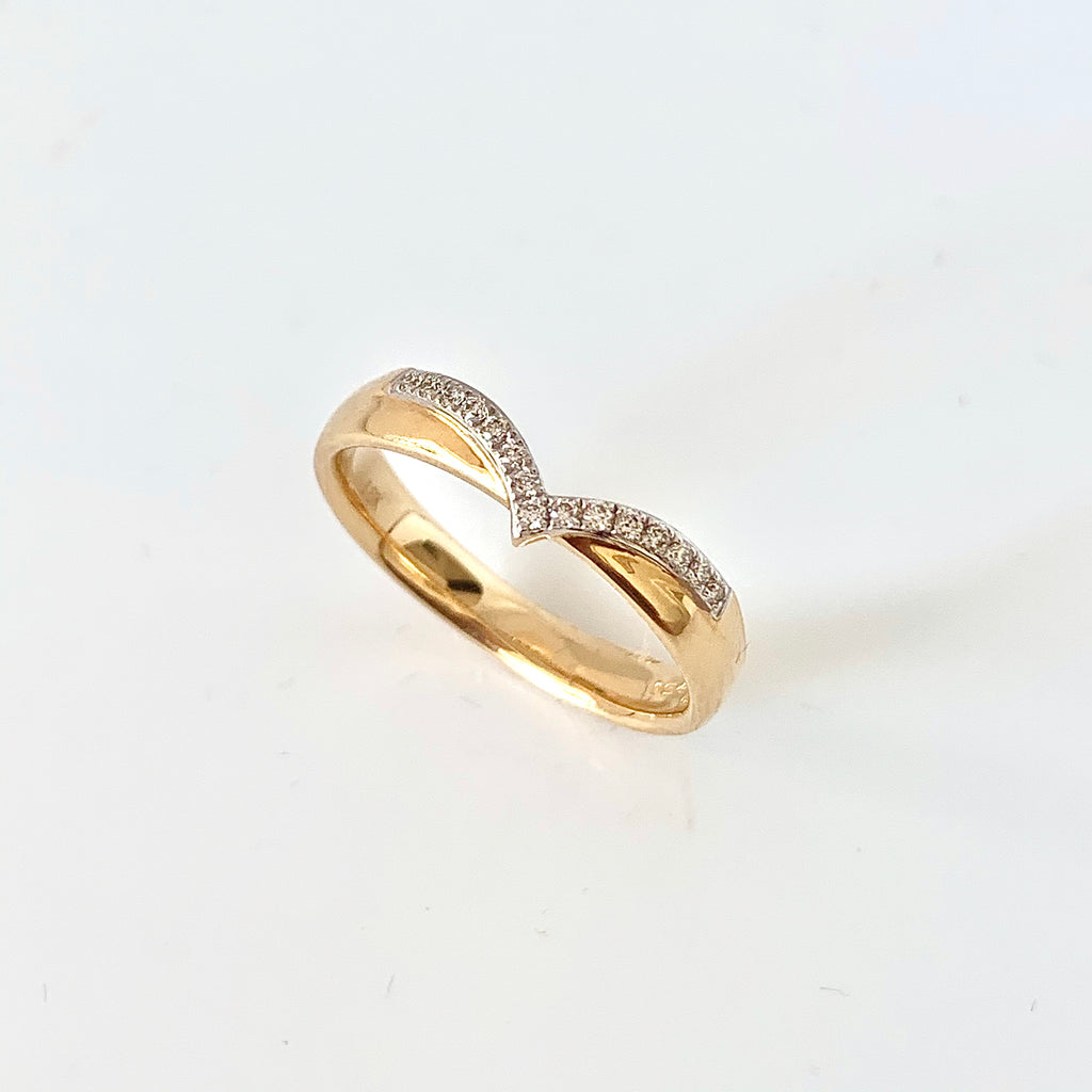18CT YELLOW WISHBONE SHAPED DIAMOND WEDDING RING