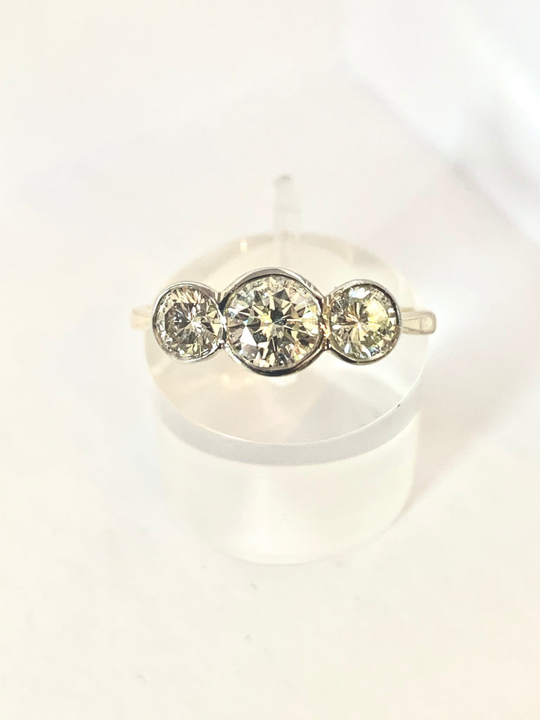 18CT TRILOGY RING 1.01CT RUBOVER SET