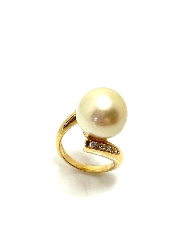 SOUTH SEA PEARL AND DIAMOND RING