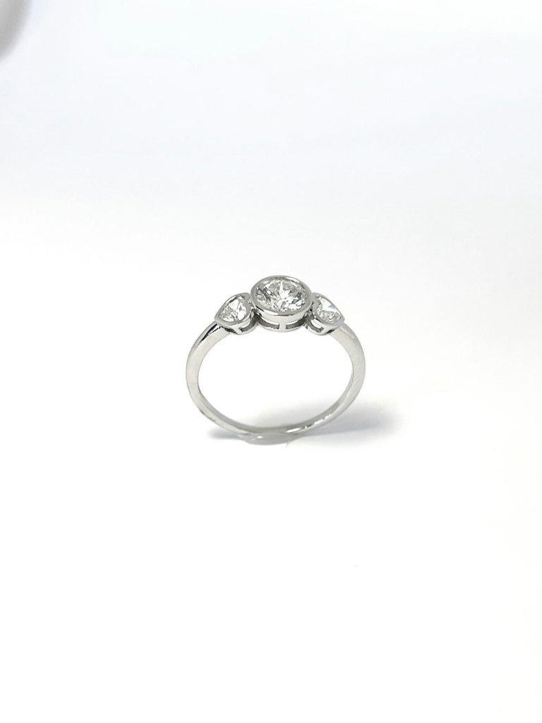 14CT WHITE GOLD LAB DIAMOND TRILOGY RING WITH HEART LAB SHOULDERS