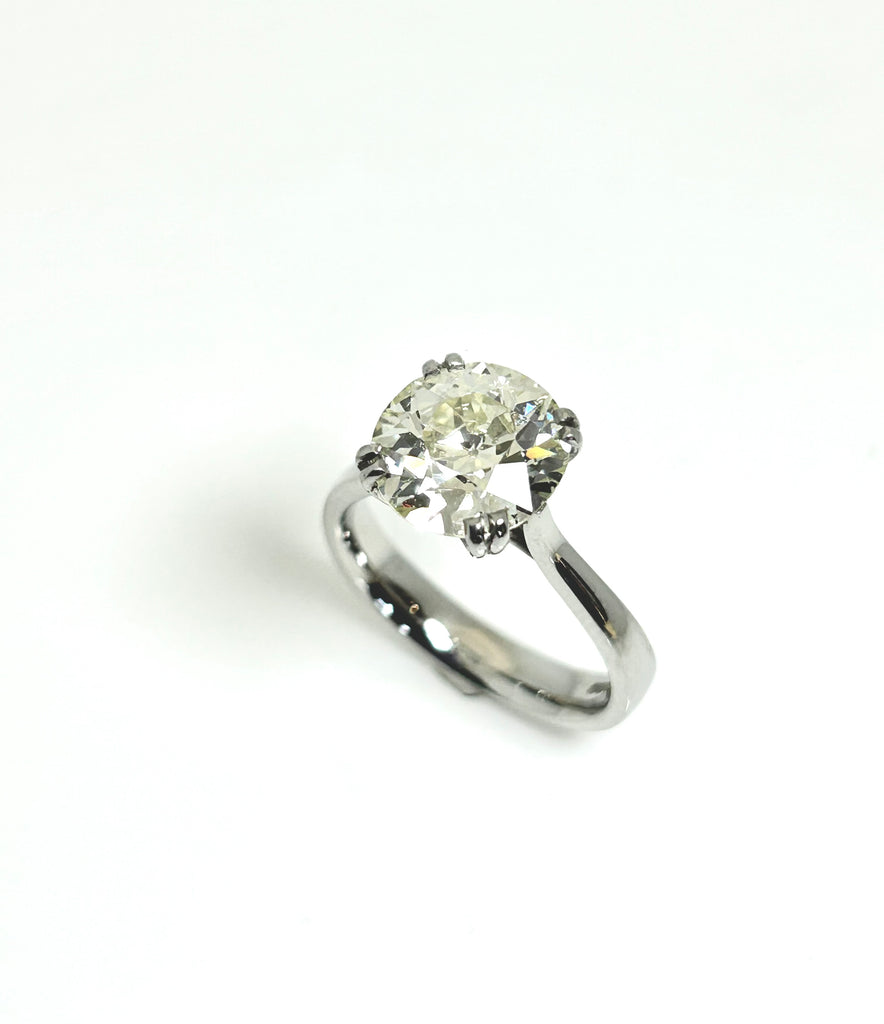 PLATINUM 3.22CTS OLD EUROPEAN CUT DIAMOND RING