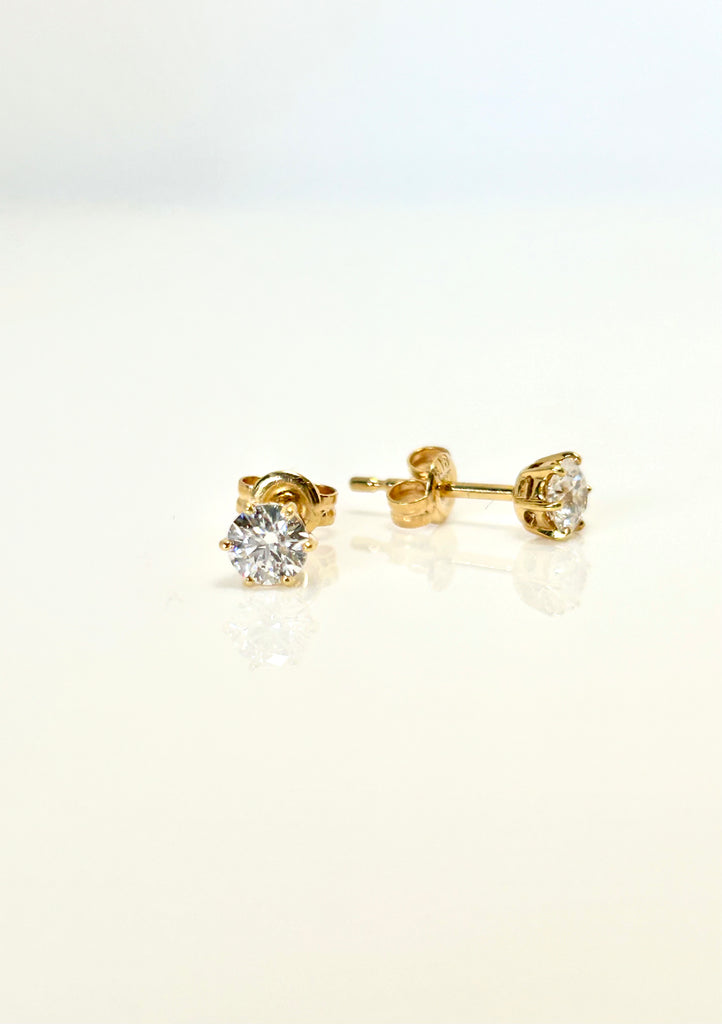 18CT 55PT DIAMOND STUD EARRINGS