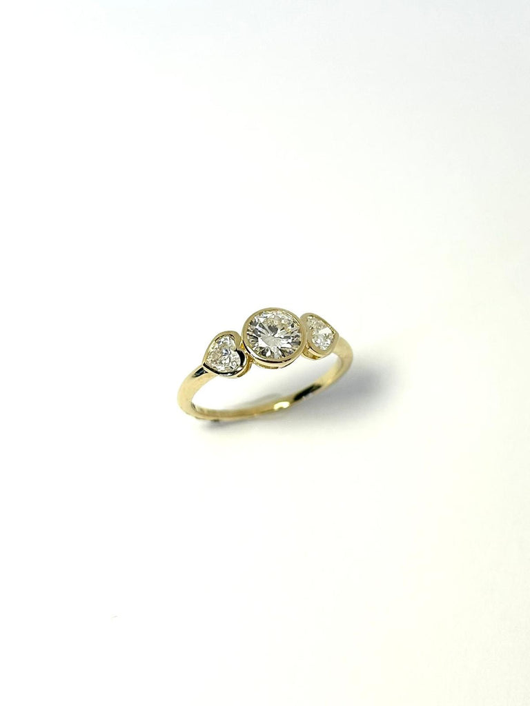 14CT LAB DIAMOND 1.03CT TRILOGY RING WITH HEART LAB DIAMONDS