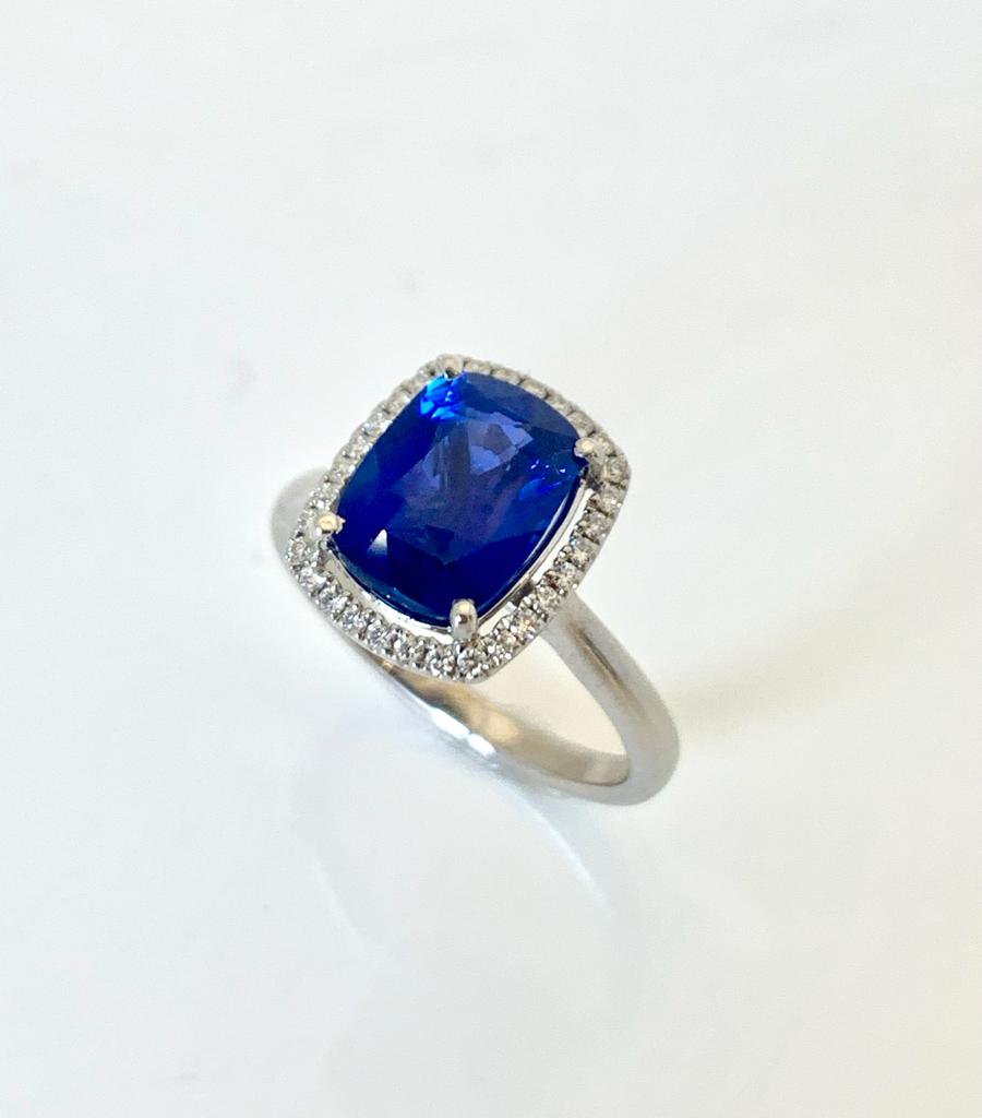 3.51CT SRI LANKAN ROYAL BLUE SAPPHIRE HALO RING