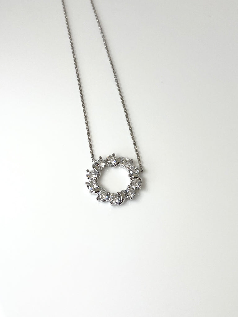 18CT WHITE GOLD 1.08CT DIAMOND WREATH PENDANT