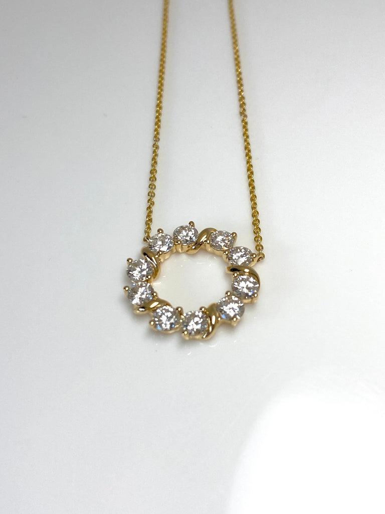18CT YELLOW GOLD 1.06CT DIAMOND WREATH PENDANT