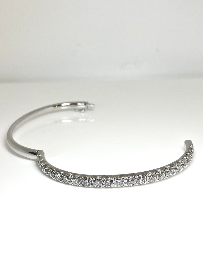 PLATINUM 4.93CT DIAMOND BANGLE
