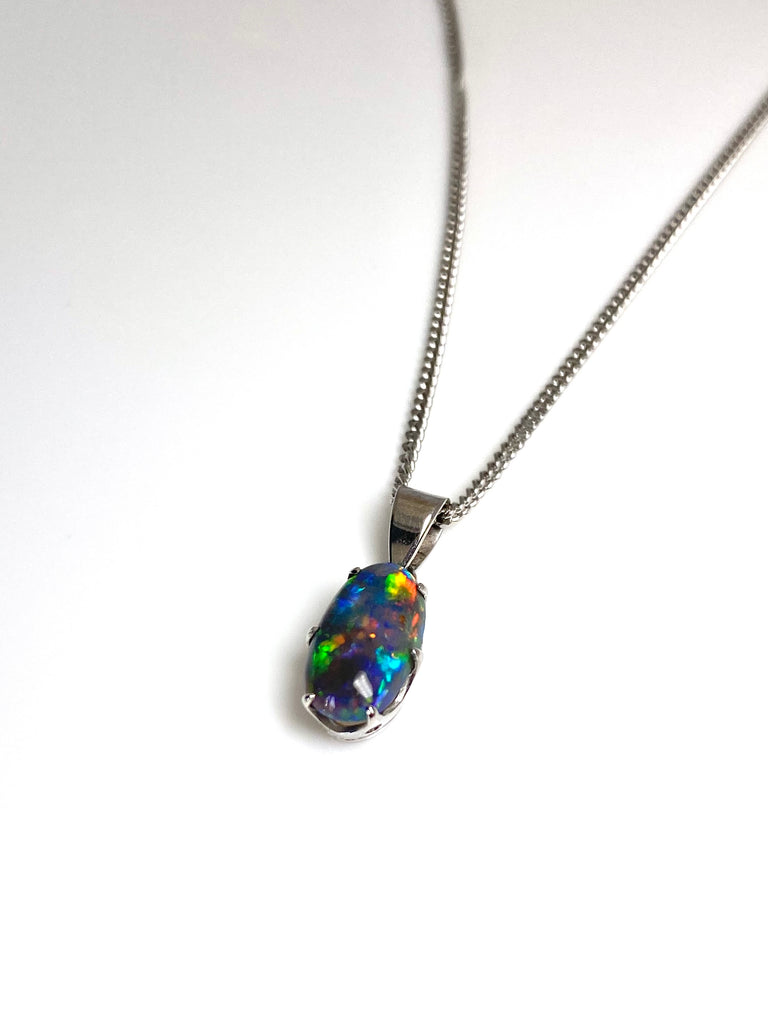 18CT WHITE GOLD BLACK OPAL PENDANT