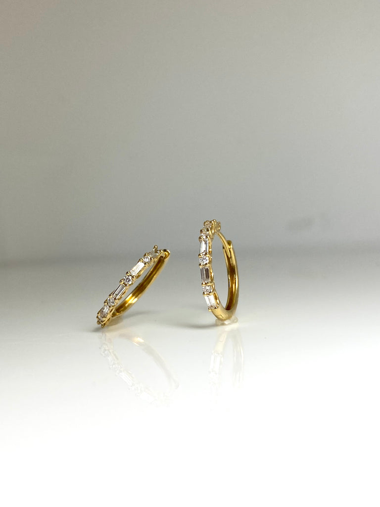 18CT YELLOW GOLD 40PT DIAMOND HUGGIES