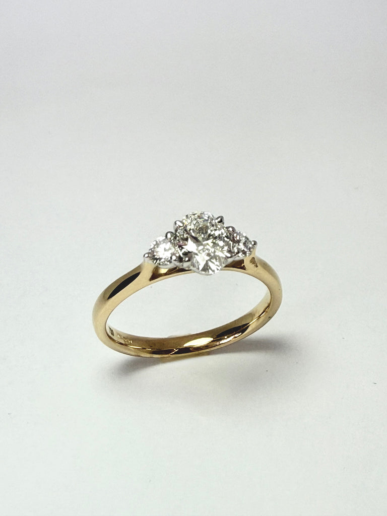 18CT 91PT OVAL DIAMOND TRILOGY RING