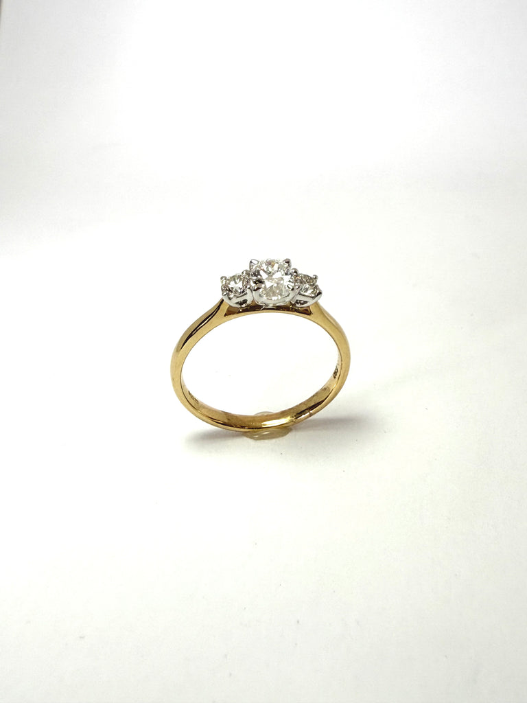 18CT 78PT OVAL DIAMOND CENTRE TRILOGY RING