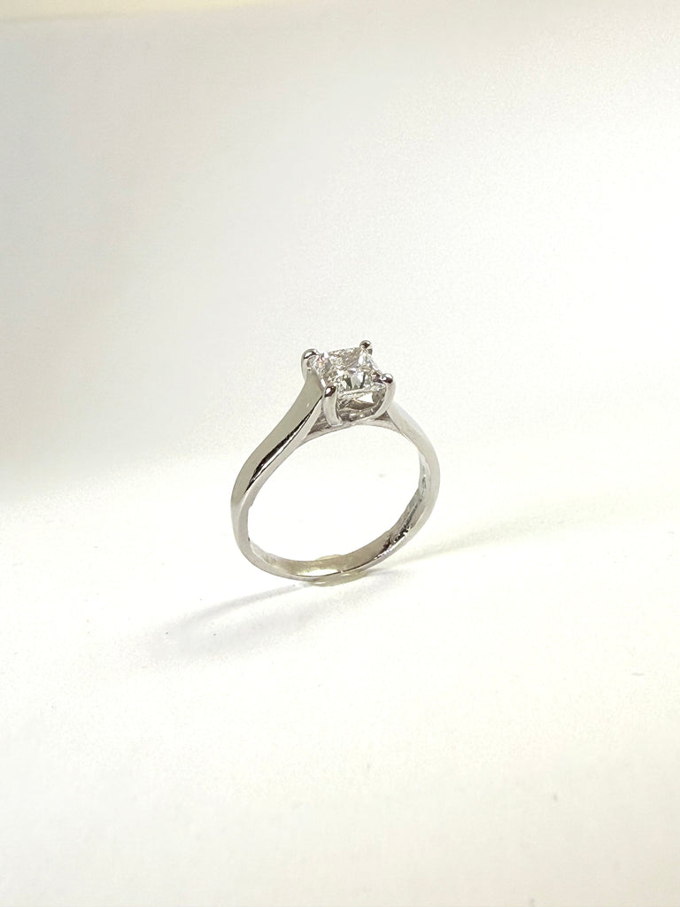 PLATINUM 90PT PRINCESS CUT DIAMOND SOLITAIRE