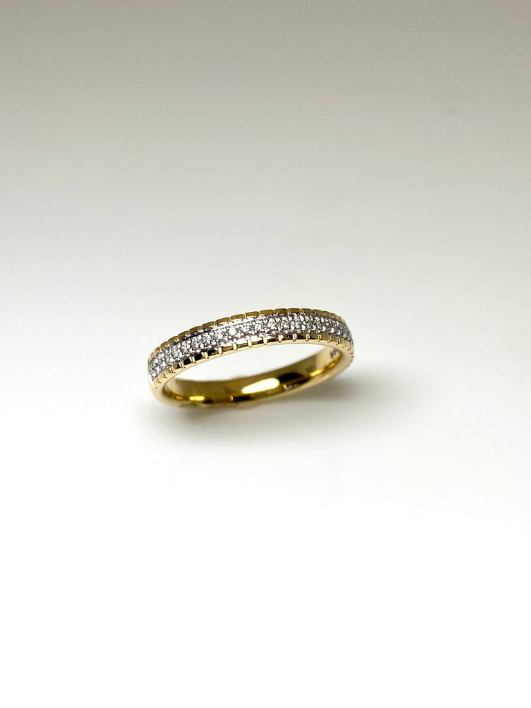 18CT 27PT DIAMOND RING