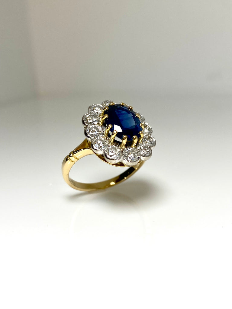 18CT GOLD 2.18CT AUSTRALIAN SAPPHIRE DIAMOND CLUSTER RING