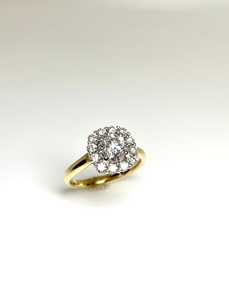 18CT GOLD 1.51CT DIAMOND CLUSTER RING