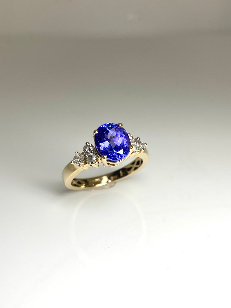 14CT 2.25CT TANZANITE AND DIAMOND RING