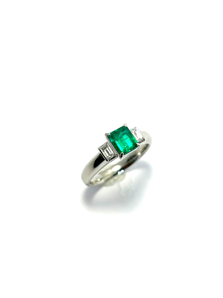 PLATINUM COLUMBIAN EMERALD DIAMOND  TRILOGY RING