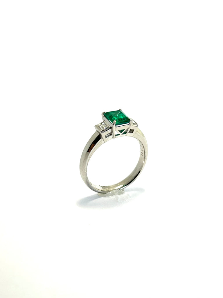 PLATINUM COLUMBIAN EMERALD DIAMOND  TRILOGY RING