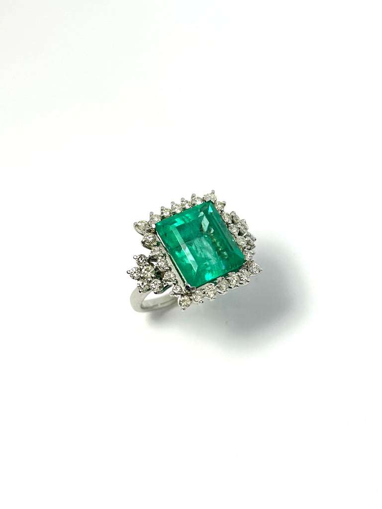 18CT WHITE GOLD 12.00CT EMERALD DIAMOND CLUSTER