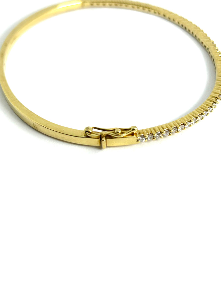18CT YELLOW GOLD 50PT DIAMOND BANGLE