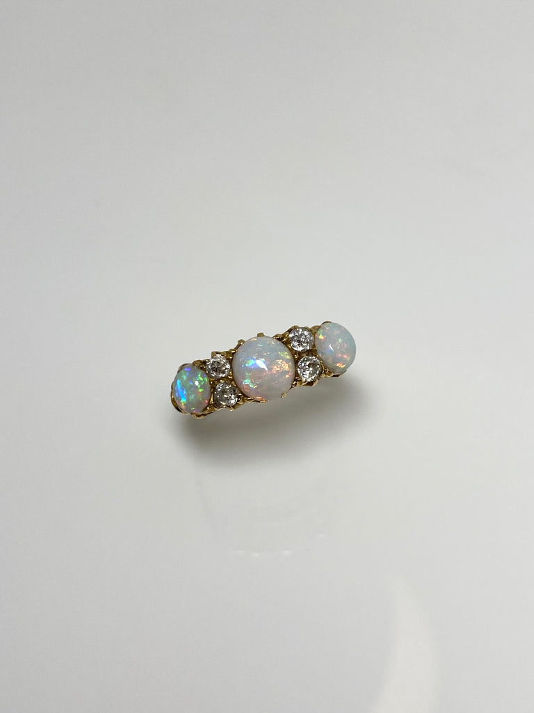 VINTAGE 18CT OPAL AND DIAMOND RING