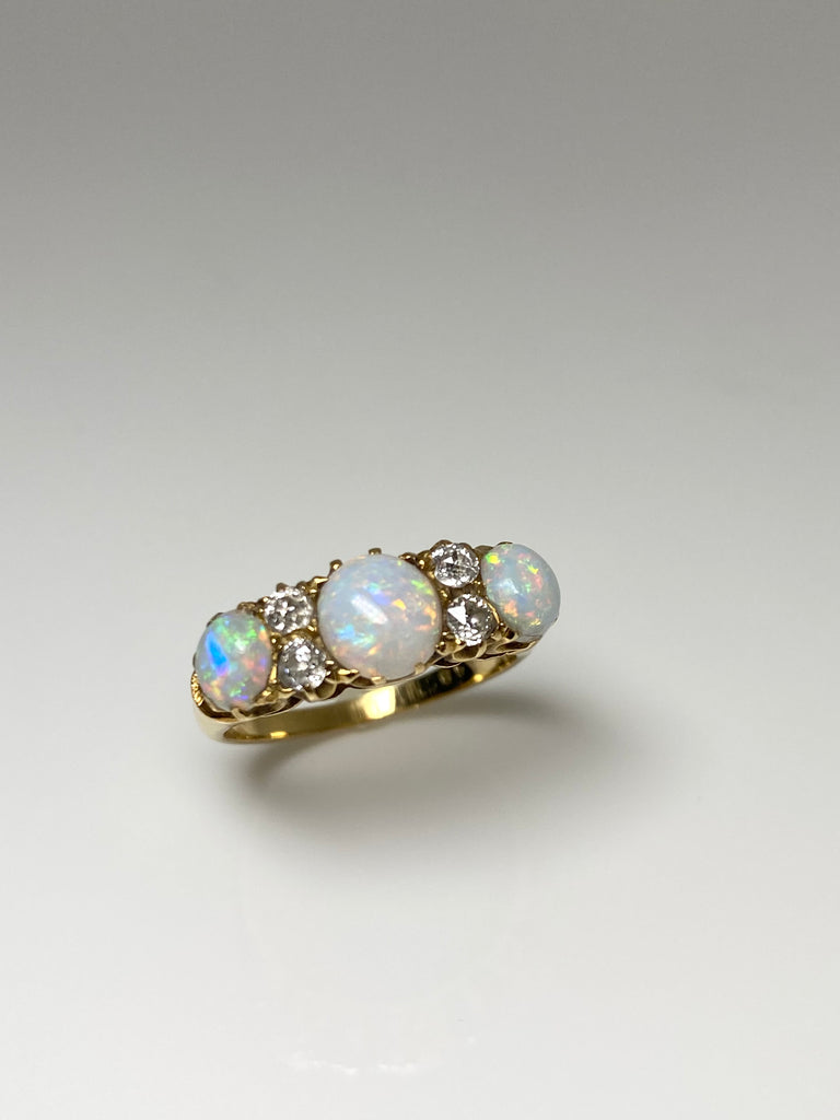 VINTAGE 18CT OPAL AND DIAMOND RING