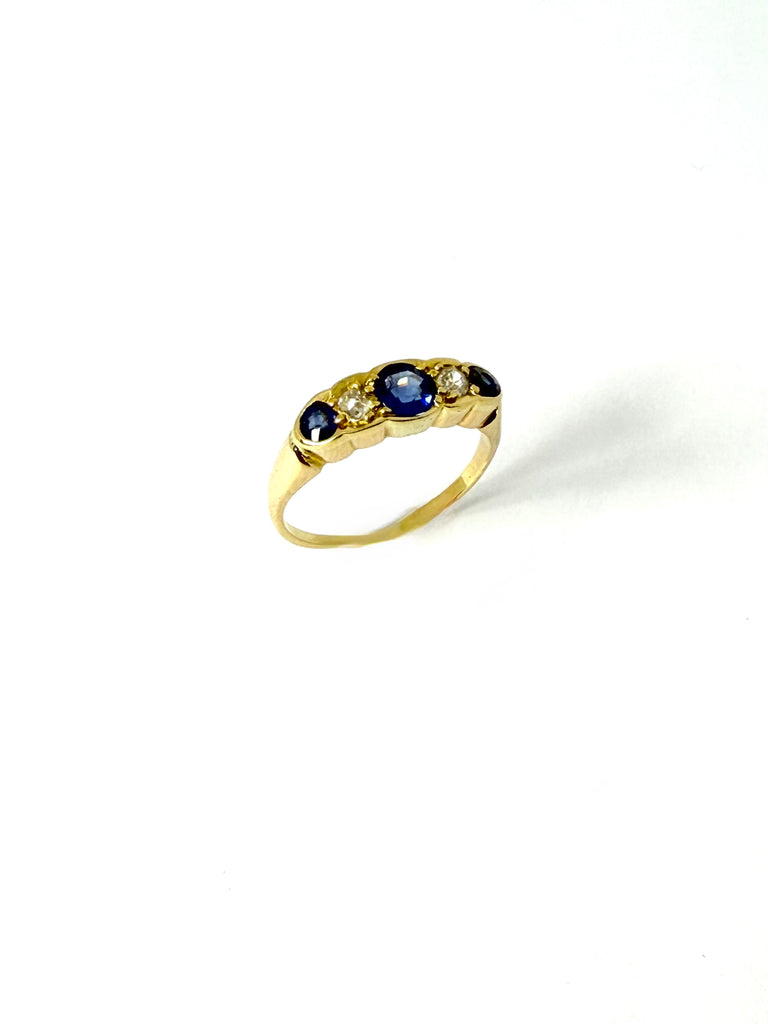 VICTORIAN 25PT DIAMOND AND 70PT SAPPHIRE RING IN 18CT YELLOW GOLD