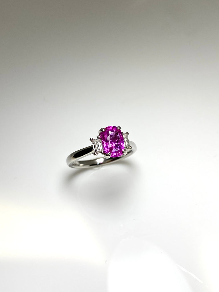 PLATINUM 1.61CT PINK SAPPHIRE WITH BAGUETTE DIAMONDS
