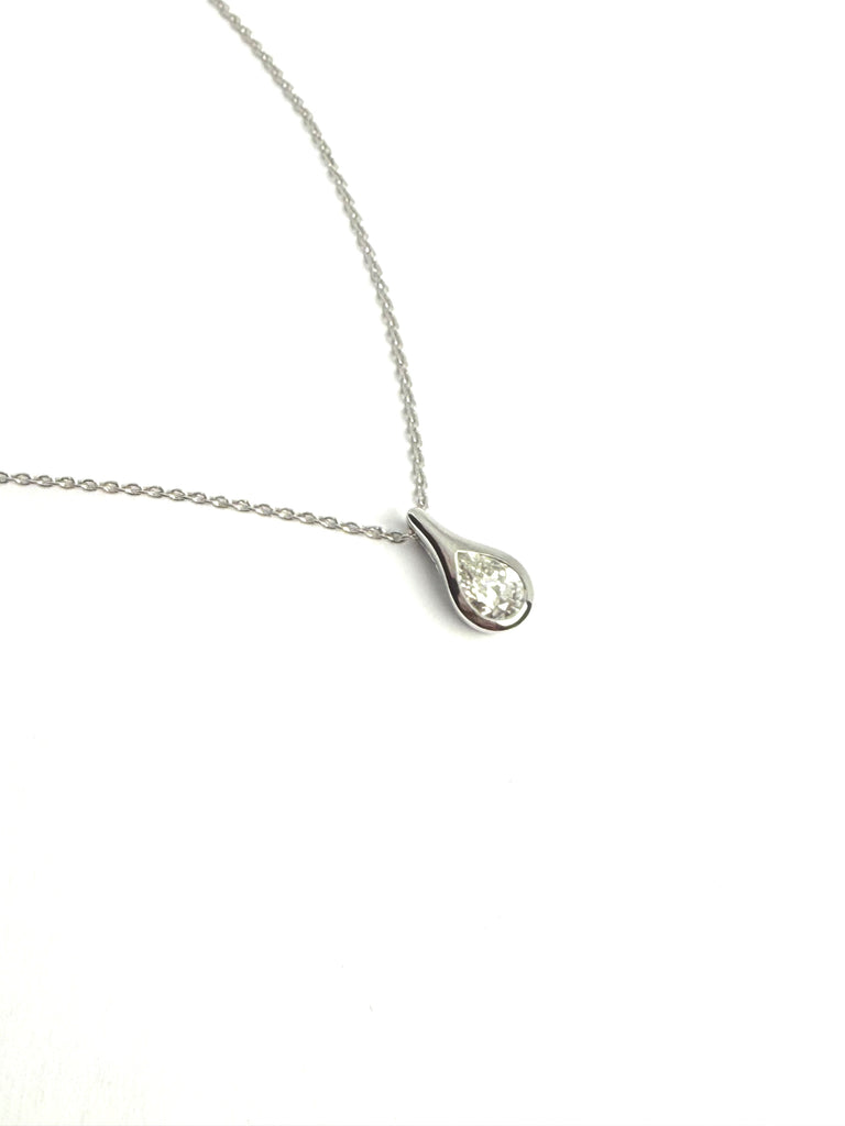 18CT 30PT PEAR SHAPED DIAMOND RUBOVER PENDANT