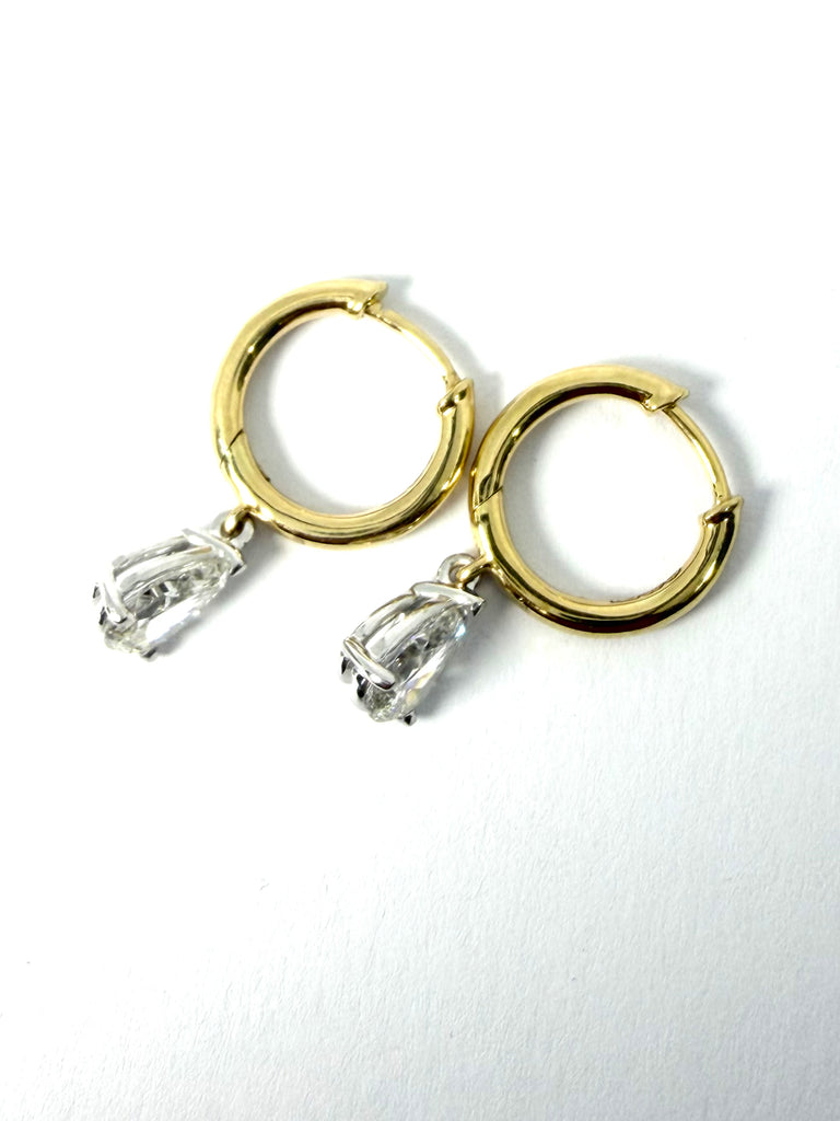 18CT GOLD 2.09CT PEAR SHAPE LAB DIAMOND DROPPERS