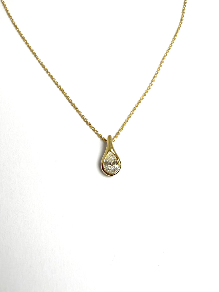 18CT 29PT PEAR SHAPED DIAMOND RUBOVER PENDANT