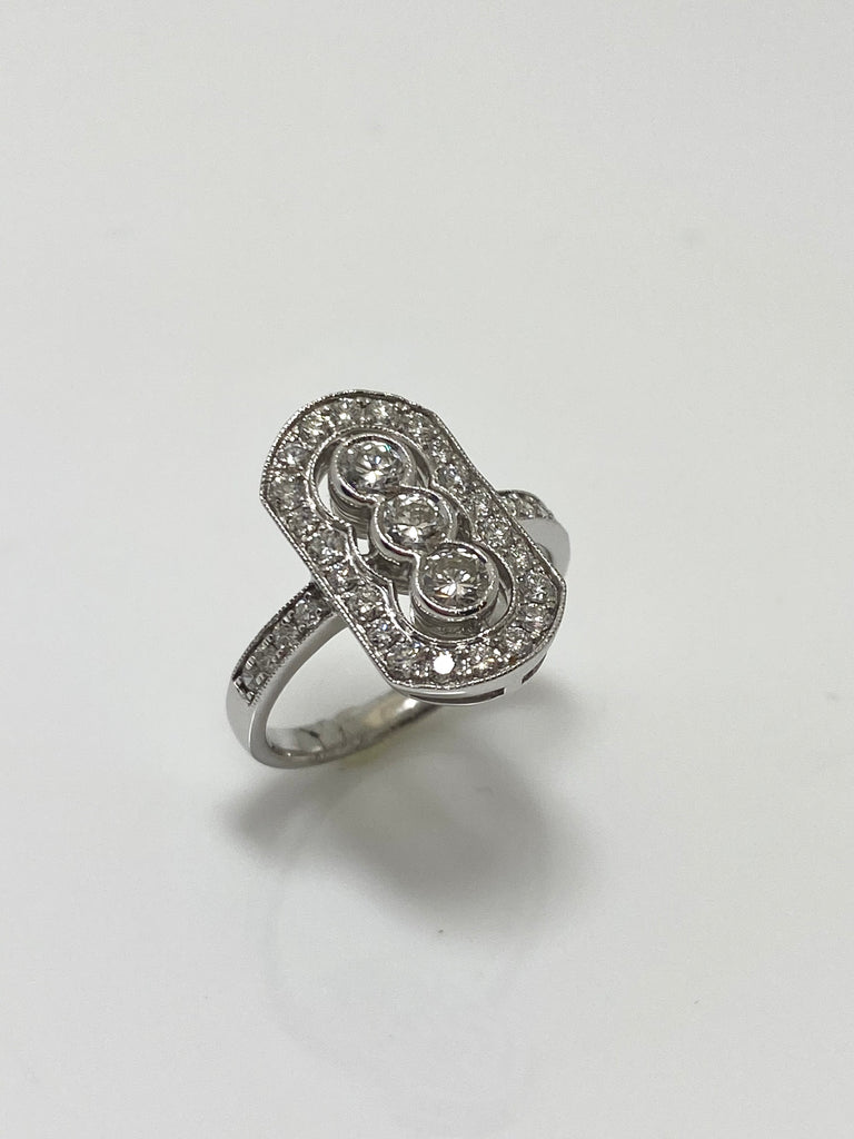 18CT WHITE GOLD 96PTS STATEMENT DIAMOND RING WITH DIAMOND SHOULDERS
