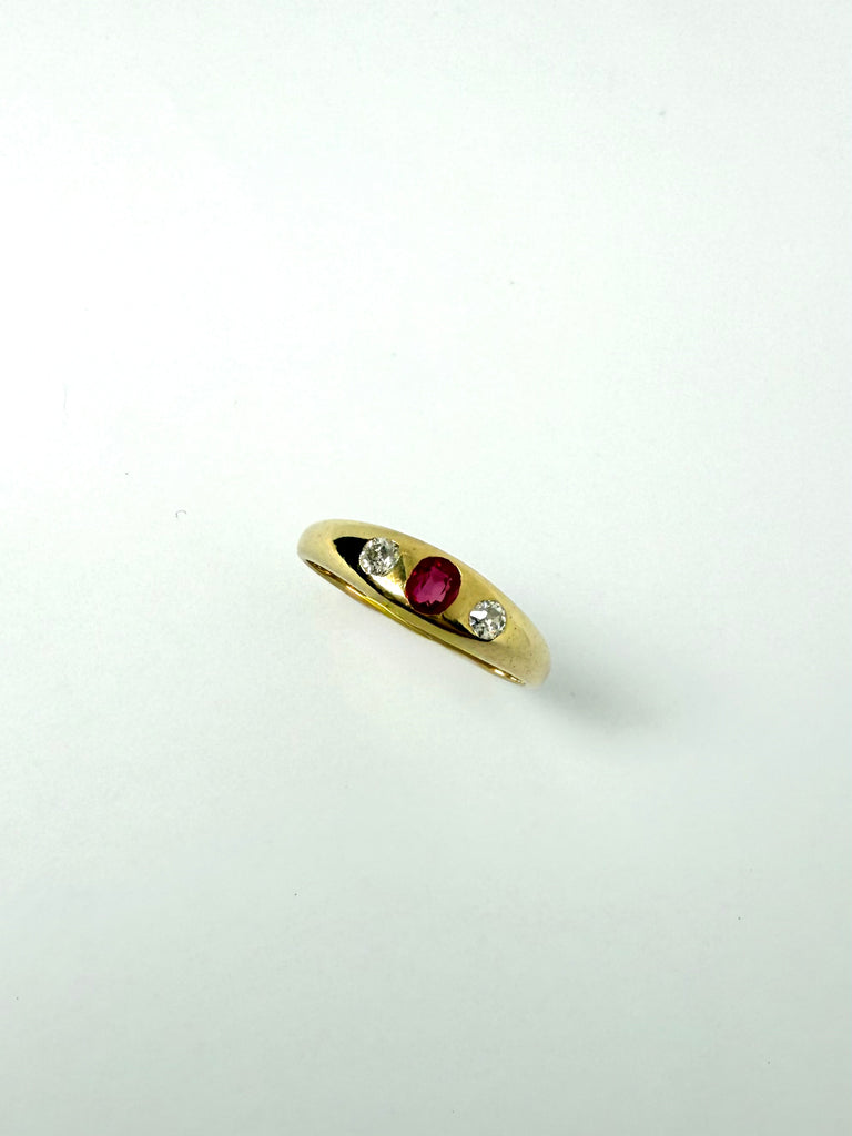 VINTAGE RUBY AND DIAMOND RING 15CT YELLOW GOLD