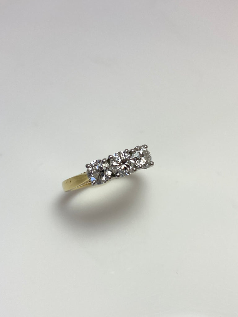 18CT 1.25CT TRILOGY DIAMOND RING