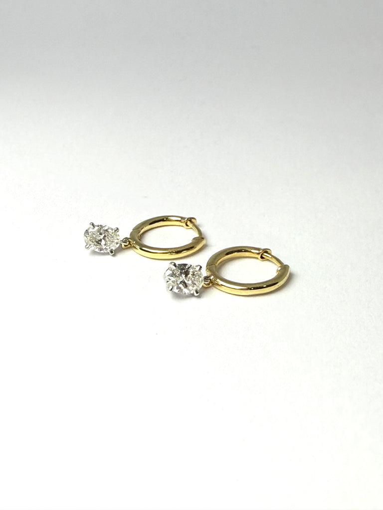 18CT 80PT OVAL DIAMOND DROP EARRINGS