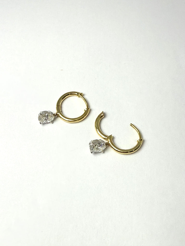 18CT 80PT OVAL DIAMOND DROP EARRINGS