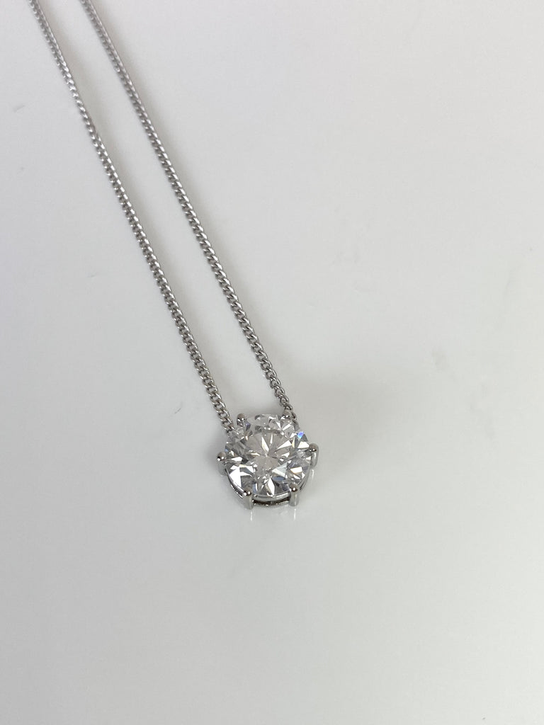 18CT WHITE GOLD CLAW SET 1.70CT DIAMOND SOLITAIRE PENDANT