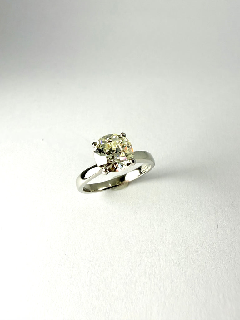 PLATINUM 1.75CT OLD CUT DIAMOND SOLITAIRE