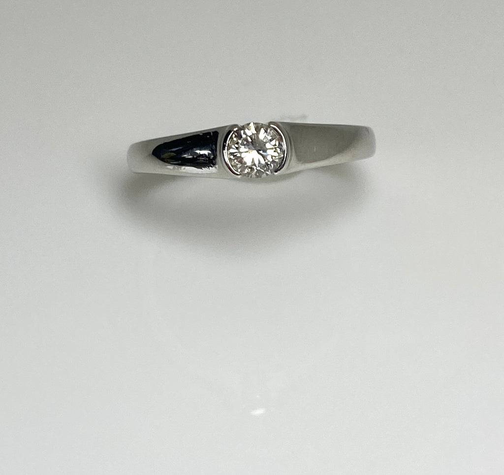 PRE OWNED PLATINUM 30PT SOLITAIRE RING