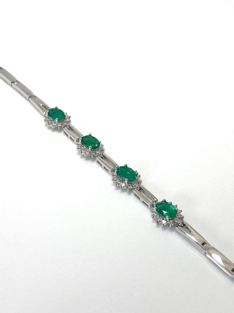 18CT EMERALD AND DIAMOND CLUSTER BRACELET