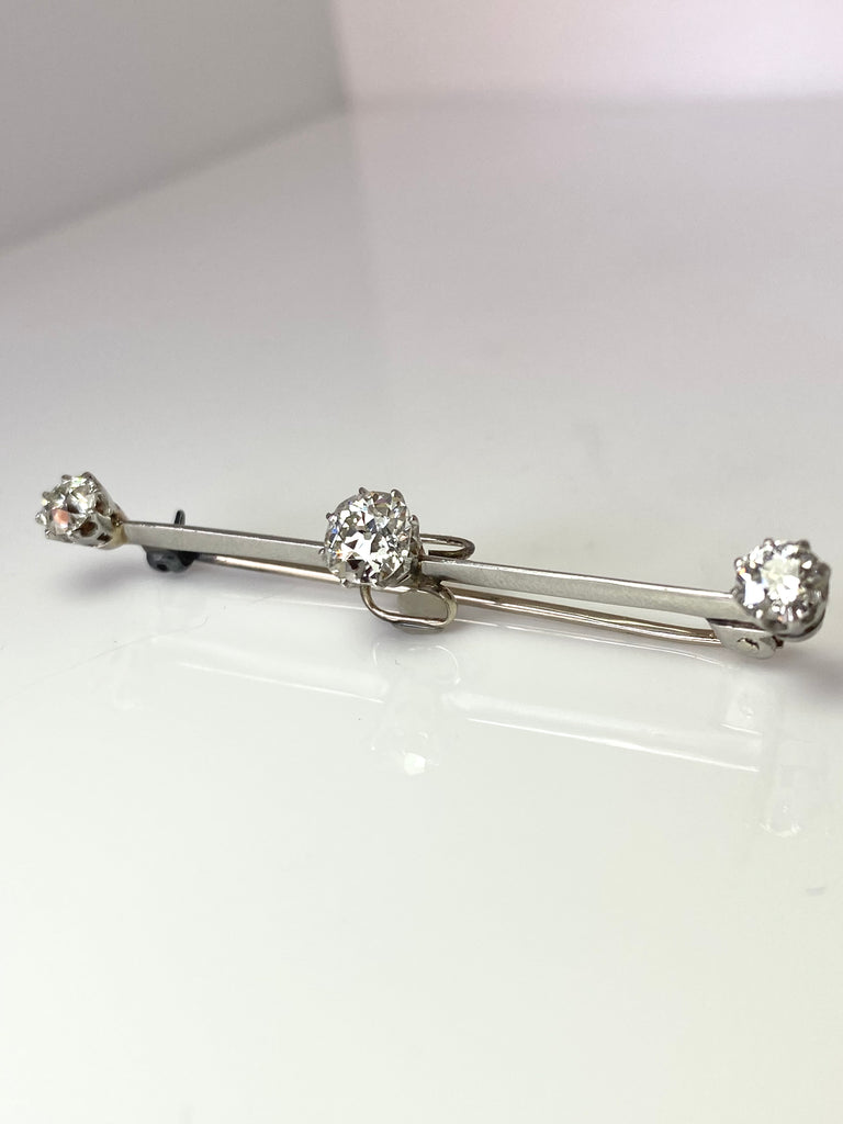 2.10CT OLD EUROPEAN CUT DIAMOND VINTAGE BROOCH