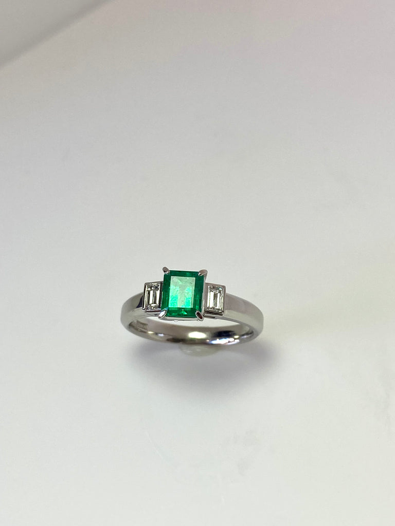 PLATINUM COLUMBIAN EMERALD DIAMOND  TRILOGY RING