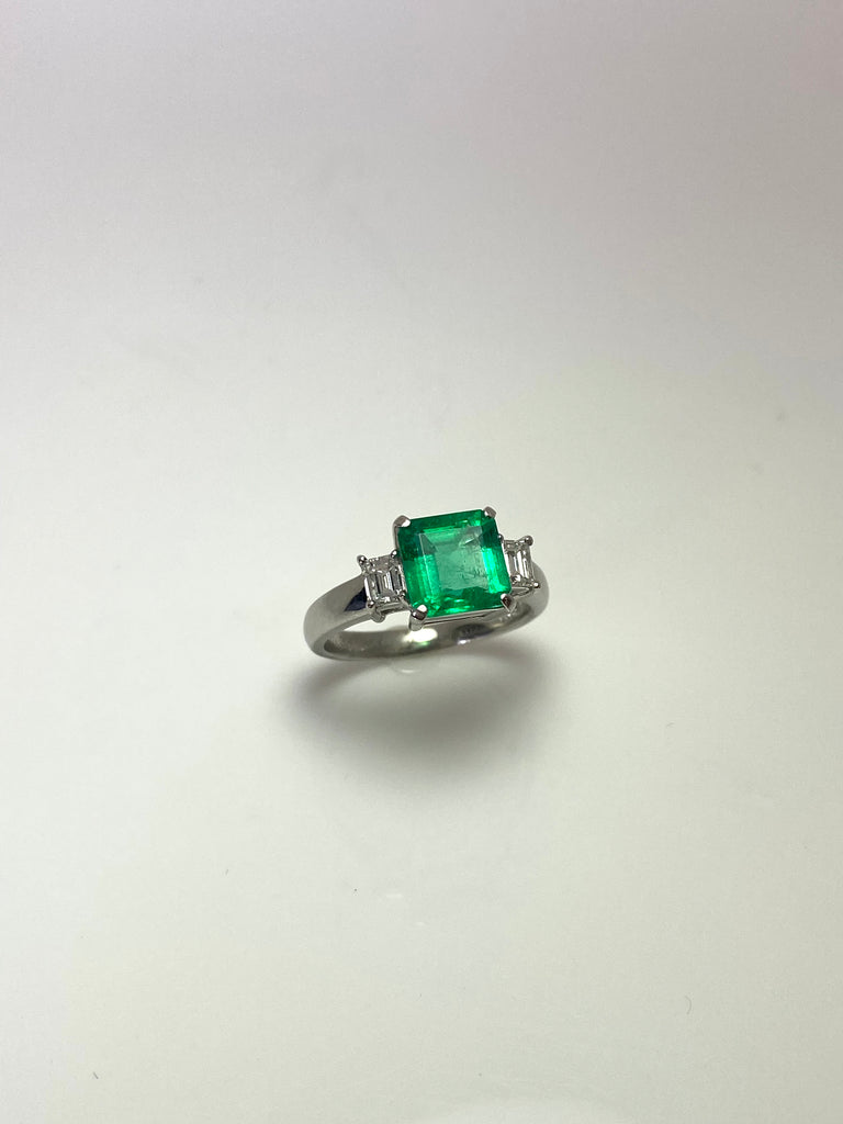 PLATINUM 1.53CT COLUMBIAN EMERALD TRILOGY RING