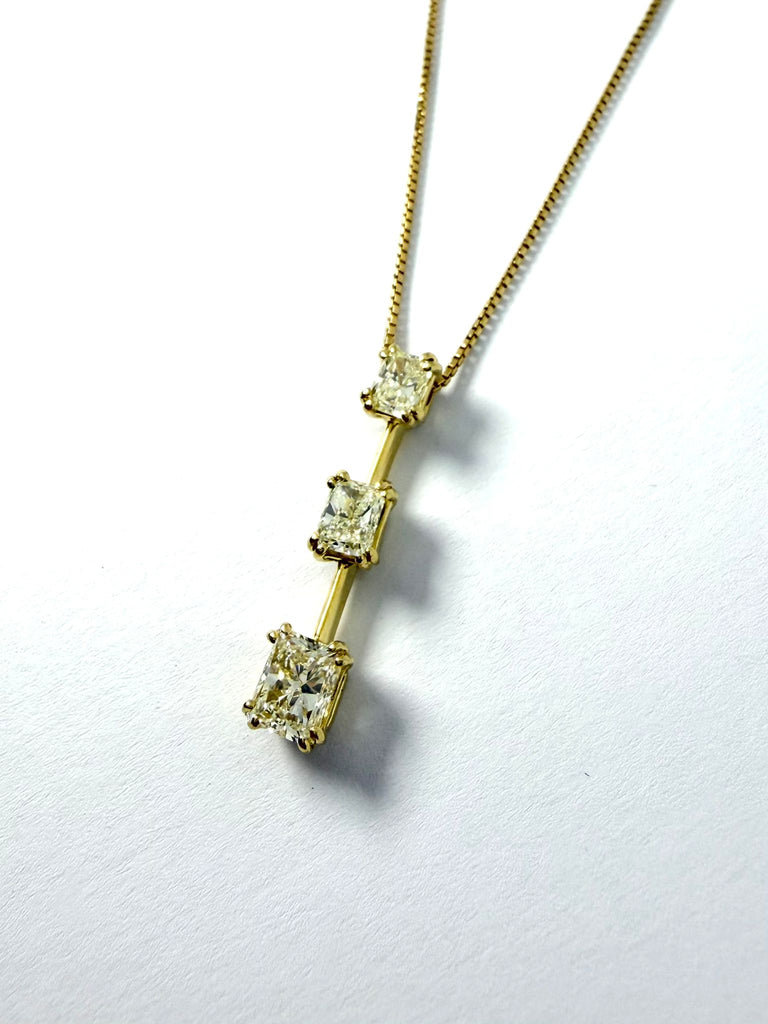18CT RADIANT CUT DIAMOND 1.50CT DROP PENDANT