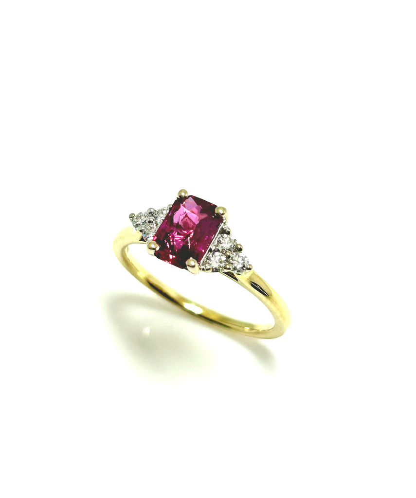 18CT PINK SAPPHIRE AND DIAMOND TREFOIL RING