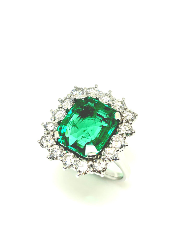 VINTAGE 18CT WHITE GOLD 4CT COLOMBIAN EMERALD AND DIAMOND RING