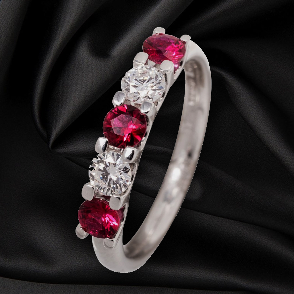 18CT RUBY AND DIAMOND RING
